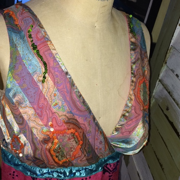 embellished colored top - - Picture 8 of 8